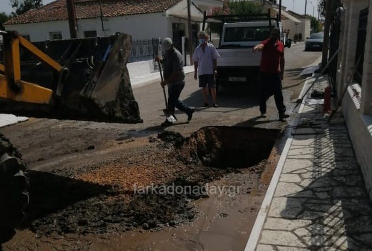 Άμεσα αποκαταστάθηκε η βλάβη σε κεντρικό σωλήνα ύδρευσης στο Πετρωτό