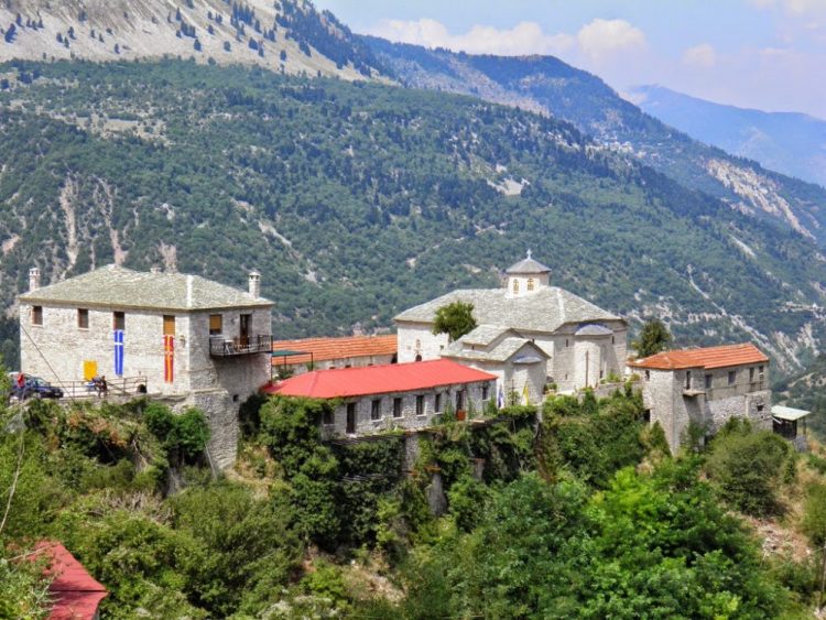 Καθημερινά ανοιχτή για τους προσκυνητές η Ιερά Μονή Παναγίας Σπηλιάς