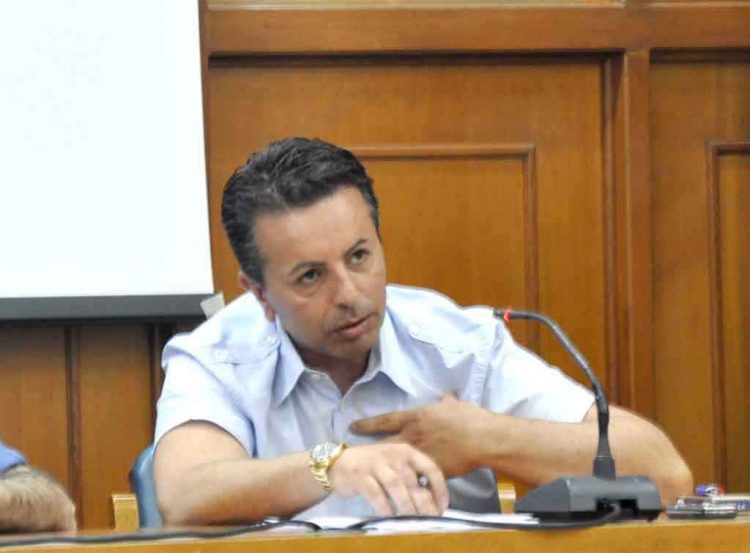 Μηνύσεις κατά πάντων από Πλεξίδα