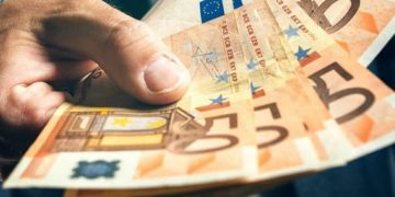 Στα 663 ευρώ ο νέος κατώτατος μισθός