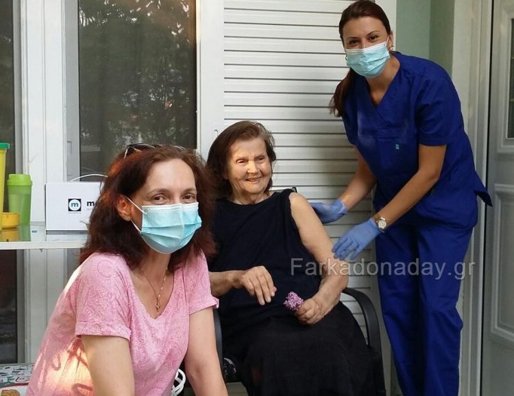 Συνεχίζονται οι εμβολιασμοί κατ’οίκον από το  Κέντρο Υγείας Φαρκαδόνας