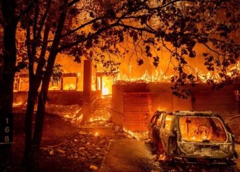 ΗΠΑ: Καίγονται μεγάλες εκτάσεις στην Καλιφόρνια – Εκκενώνονται οικισμοί
