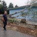 Δέντρο έπεσε στη στέγη του σχολείου στο Πετρωτό