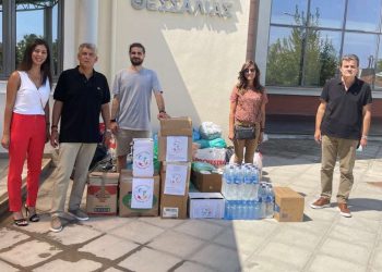 Είδη πρώτης ανάγκης για τους πυρόπληκτους συγκεντρώνει καθημερινά η Περιφέρεια Θεσσαλίας