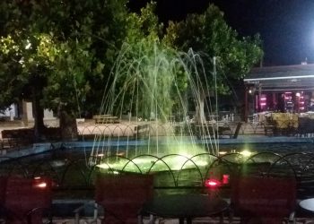 Ο Κούτσικος «ζωντάνεψε» και πάλι το συντριβάνι στη Φαρκαδόνα