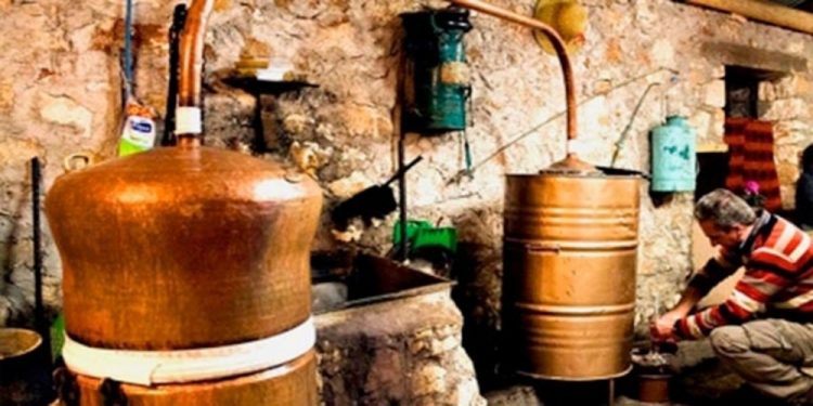ΑΝΑΚΟΙΝΩΣΗ έκδοσης βεβαιώσεων για την άδεια απόσταξης έτους 2021