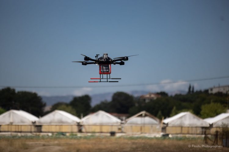 Πραγματοποιήθηκε στα Τρίκαλα η πρώτη πανευρωπαϊκή πτήση για παράδοση φαρμάκων με drones