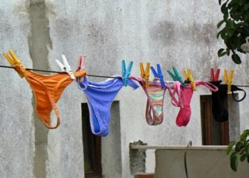 Πρωτοφανής ποινή για απόπειρα βιασμού στην Ινδία: Θα πλένει τα ρούχα 2.000 γυναικών