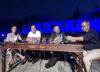Τα Τρίκαλα τίμησαν το Λάκη Λαζόπουλο