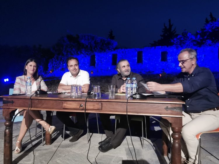 Τα Τρίκαλα τίμησαν το Λάκη Λαζόπουλο