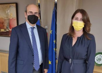 Η Παπακώστα στον Υπουργό Εργασίας & Κοινωνικών Υποθέσεων για τις συντάξεις