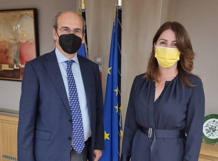Η Παπακώστα στον Υπουργό Εργασίας & Κοινωνικών Υποθέσεων για τις συντάξεις