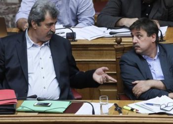 «Πόλεμος» Πολάκη – Ξανθού για τα εμβόλια