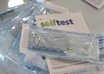 Ξεκίνησε η διάθεση self test για τους μαθητές από φαρμακεία