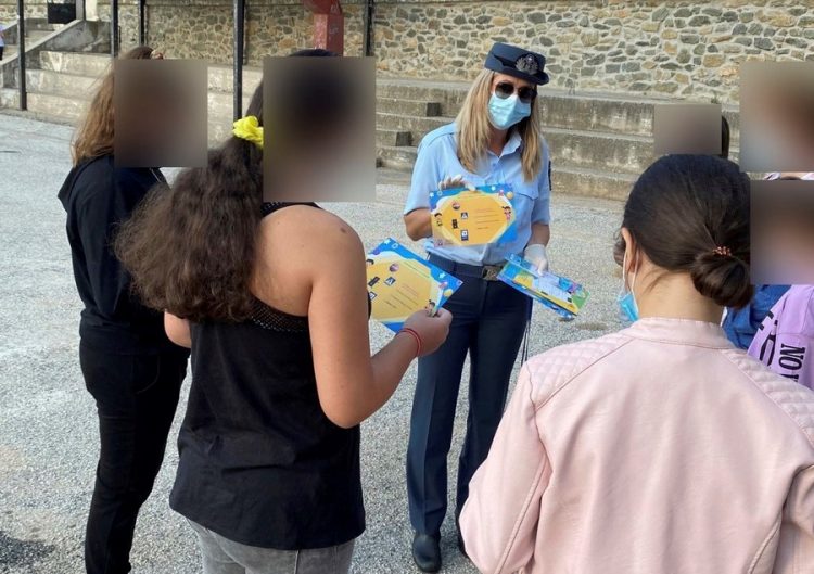 Αστυνομικοί της Θεσσαλίας βρέθηκαν και φέτος σε δημοτικά σχολεία κατά την έναρξη της νέας σχολικής χρονιάς