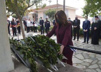 ΠΑΠΑΚΩΣΤΑ: Να υψώσουμε με υπερηφάνεια, ψηλά την ελληνική σημαία, υπερασπιζόμενοι τις ηθικές μας αξίες και τα πιστεύω μας