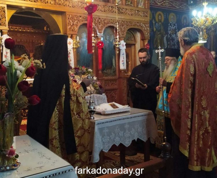 Πανηγυρικός Αρχιερατικός Εσπερινός στον Ιερό Ναό Αγίων Αναργύρων Πετροπόρου