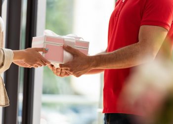 Δικογραφία σε Καρδιτσιώτη για απάτη – Έστειλε ένα μπουκάλι νερό αντί για κινητό!