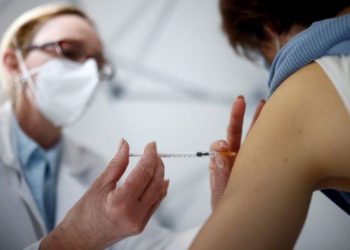 Ανοίγει η πλατφόρμα για την τρίτη δόση στους άνω των 50