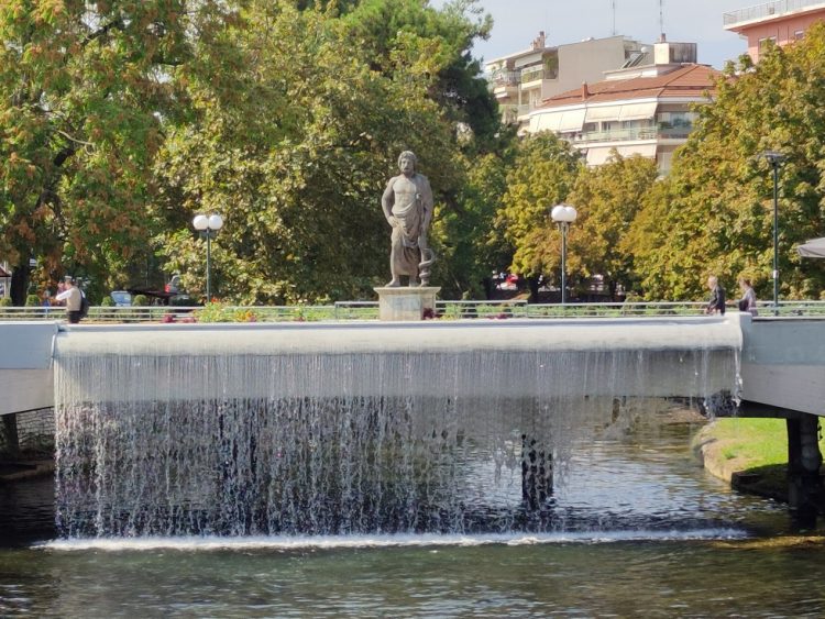 Κορονοϊός: 159 κρούσματα στη Λάρισα, 48 Τρίκαλα, 36 Καρδίτσα