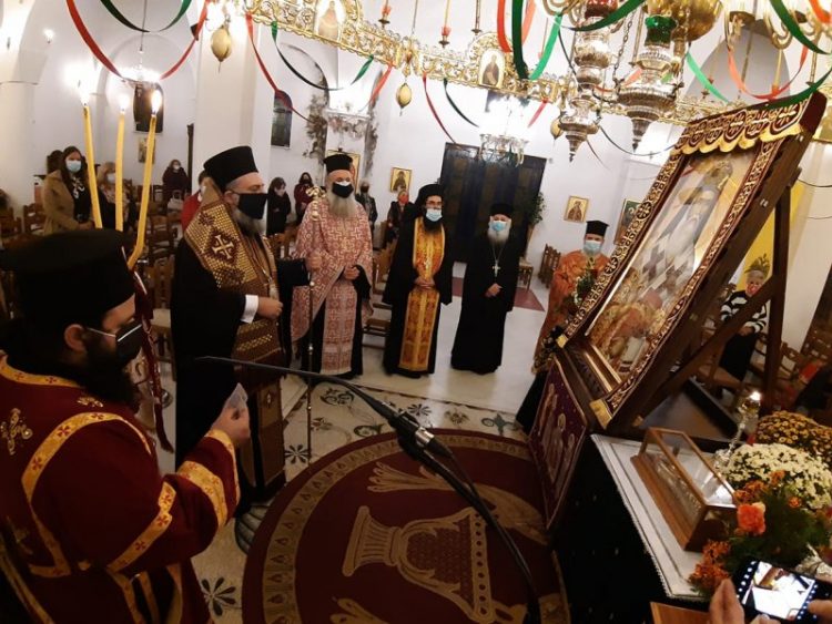 Υποδοχή Δεξιάς Χειρός Αγίου Νεκταρίου στον ομώνυμο Ιερό Ναό των Τρικάλων