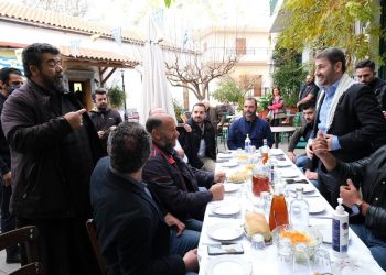 Η μαντινάδα που αφιέρωσε o Νίκος Ανδρουλάκης στα στελέχη του ΠΑΣΟΚ (BINTEO)