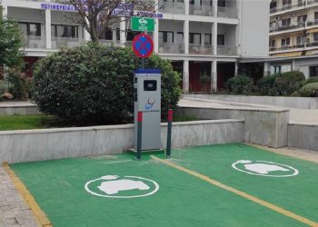 Σταθμούς φόρτισης ηλεκτρικών οχημάτων εγκατέστησε η Περιφέρεια Θεσσαλίας