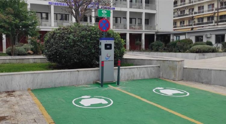 Σταθμούς φόρτισης ηλεκτρικών οχημάτων εγκατέστησε η Περιφέρεια Θεσσαλίας