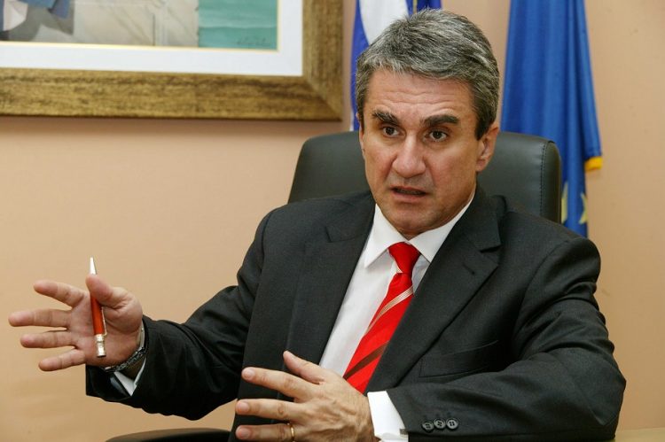 Λοβέρδος από τη Λάρισα με «καρφιά» για Ανδρουλάκη: «Η μάχη πρέπει να δοθεί στη Βουλή και όχι δι’ αντιπροσώπων»