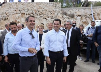 Μητσοτάκης και Σκρέκας στη Χάλκη για τα εγκαίνια του σχεδίου GR-eco island