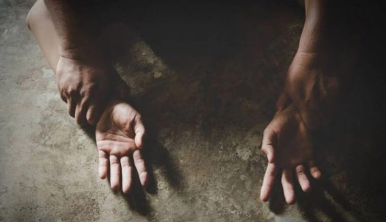 Θύμα ομαδικού βιασμού σε υπόγεια διάβαση έπεσε 27χρονη στην Λάρισα!