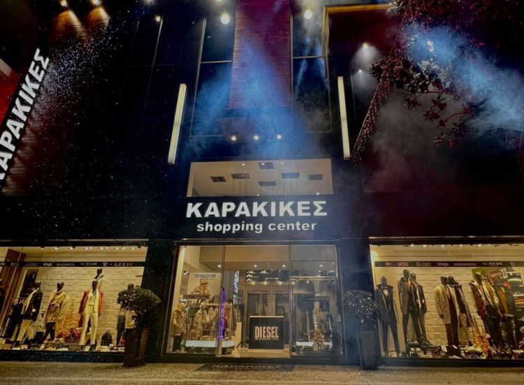 Η πιο γιορτινή βιτρίνα στα Τρίκαλα χιονισμένη σας περιμένει με τα μεγαλύτερα brand!
