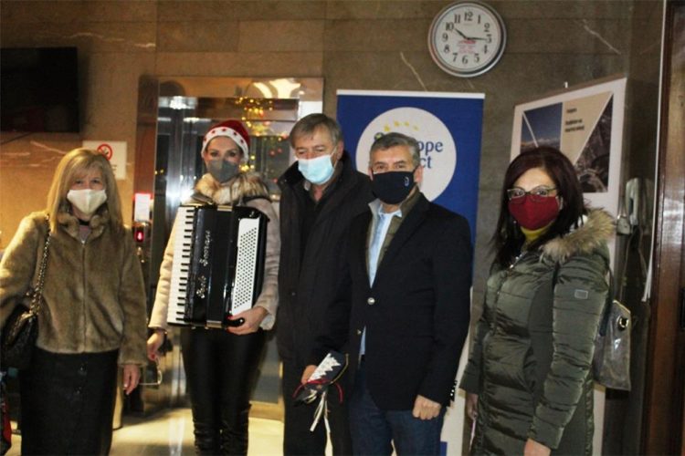 Τα «έψαλαν» στον Αγοραστό