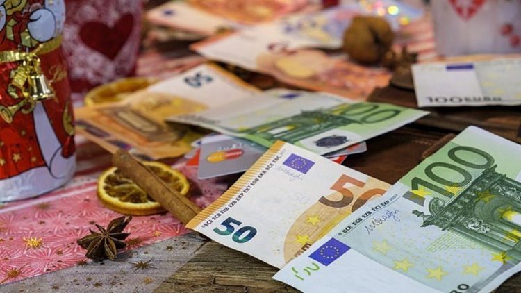Όλες οι πληρωμές e-ΕΦΚΑ και ΟΑΕΔ έως και την παραμονή Χριστουγέννων