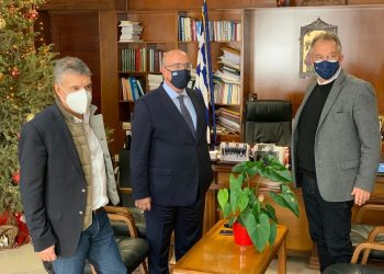 Ευχές και…. πειράγματα δέχθηκε ο Μιχαλάκης από τον Υφυπουργό για την ονομαστική του εορτή!