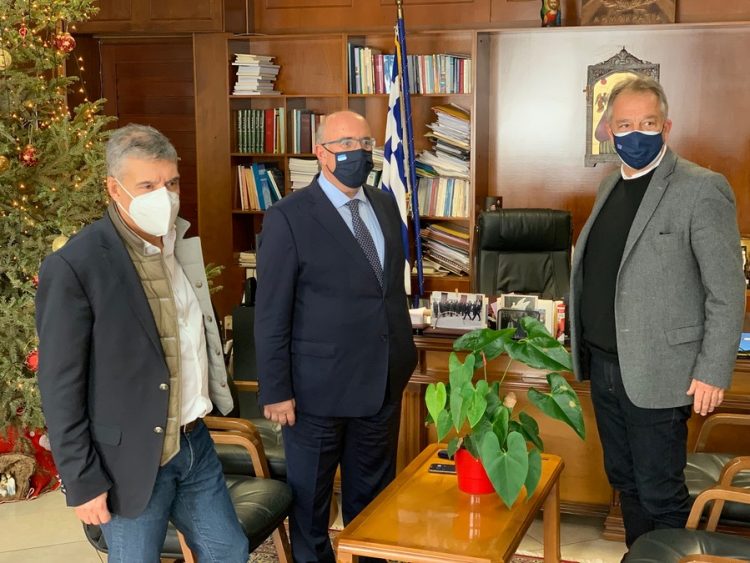 Ευχές και…. πειράγματα δέχθηκε ο Μιχαλάκης από τον Υφυπουργό για την ονομαστική του εορτή!