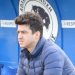 Ο πρ. πρόεδρος της ΑΕΦ Γιώργος Χαλβατζάς  αποχαιρετά τον Αποστόλη Γκαραγκάνη και συγκινεί