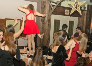 Η δυνατή μουσική έφερε την αστυνομία