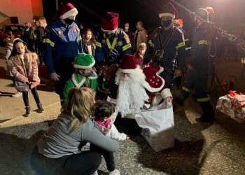 Ο Αη Βασίλης ήρθε και φέτος στην  Παιδιατρική Κλινική του Πανεπιστημιακού μοιράζοντας τα δώρα της Περιφέρειας Θεσσαλίας