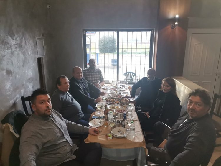 Προχωρούν ενωμένοι…