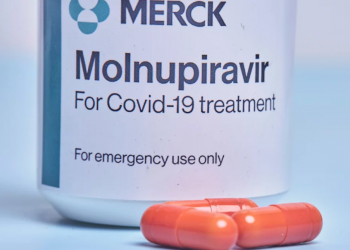 Το χάπι της Merck θα παραχθεί από 27 παρασκευαστές γενόσημων φαρμάκων