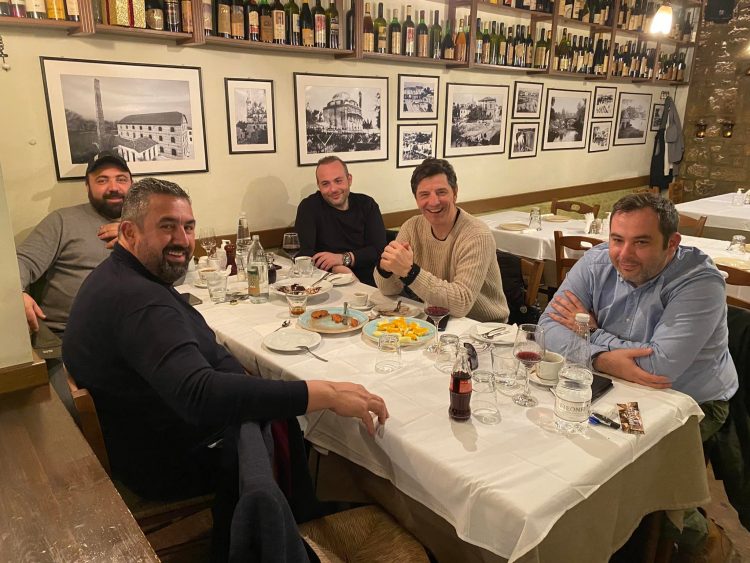 Ο αντιδήμαρχος  αποκάλυψε τα επαγγελματικά σχέδια του Σάκη Ρουβά για την περιοχή μας