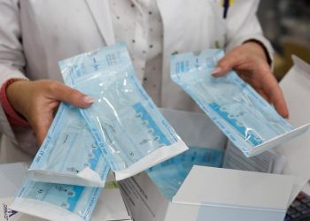 Μέχρι και σήμερα η διανομή των 5 self tests για μαθητές και εκπαιδευτικούς –  Πότε πρέπει να κάνουν το πρώτο self test