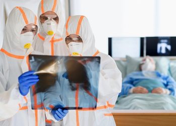 Κορωνοϊός: Η βιταμίνη που λείπει από όσους νοσούν σοβαρά