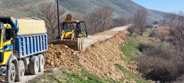 Ενισχύει αναχώματα στο Βλοχό η  Περιφέρεια Θεσσαλίας