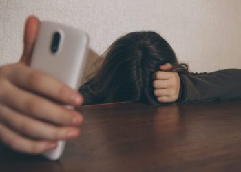 Απίστευτος εκβιασμός με revenge porn στην Καρδίτσα – Απήγαγαν, ξυλοκόπησαν, γύμνωσαν και διέσυραν 26χρονη