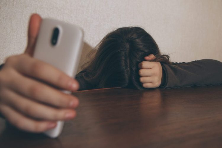 Απίστευτος εκβιασμός με revenge porn στην Καρδίτσα – Απήγαγαν, ξυλοκόπησαν, γύμνωσαν και διέσυραν 26χρονη