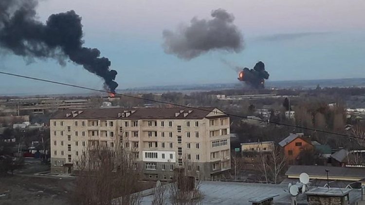 Ουκρανία: Η Ρωσία εισέβαλε στα εδάφη της – Δραματικές στιγμές σε Κίεβο και άλλες πόλεις