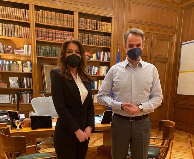 Τα εύσημα του πρωθυπουργού στην Παπακώστα