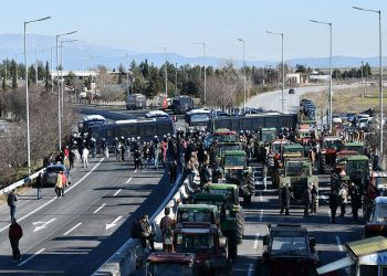 Ένταση στη Λάρισα: “Θα στήσουμε μπλόκο που θα βάλει φωτιά σε όλη την Ελλάδα” λένε οι αγρότες